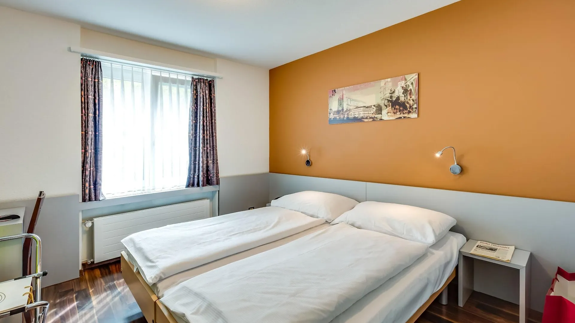 Alexander Guesthouse Zurich Old Town contacts