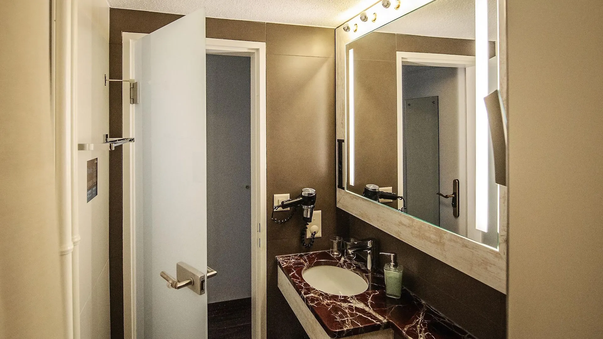 Alexander Guesthouse Zurich Old Town